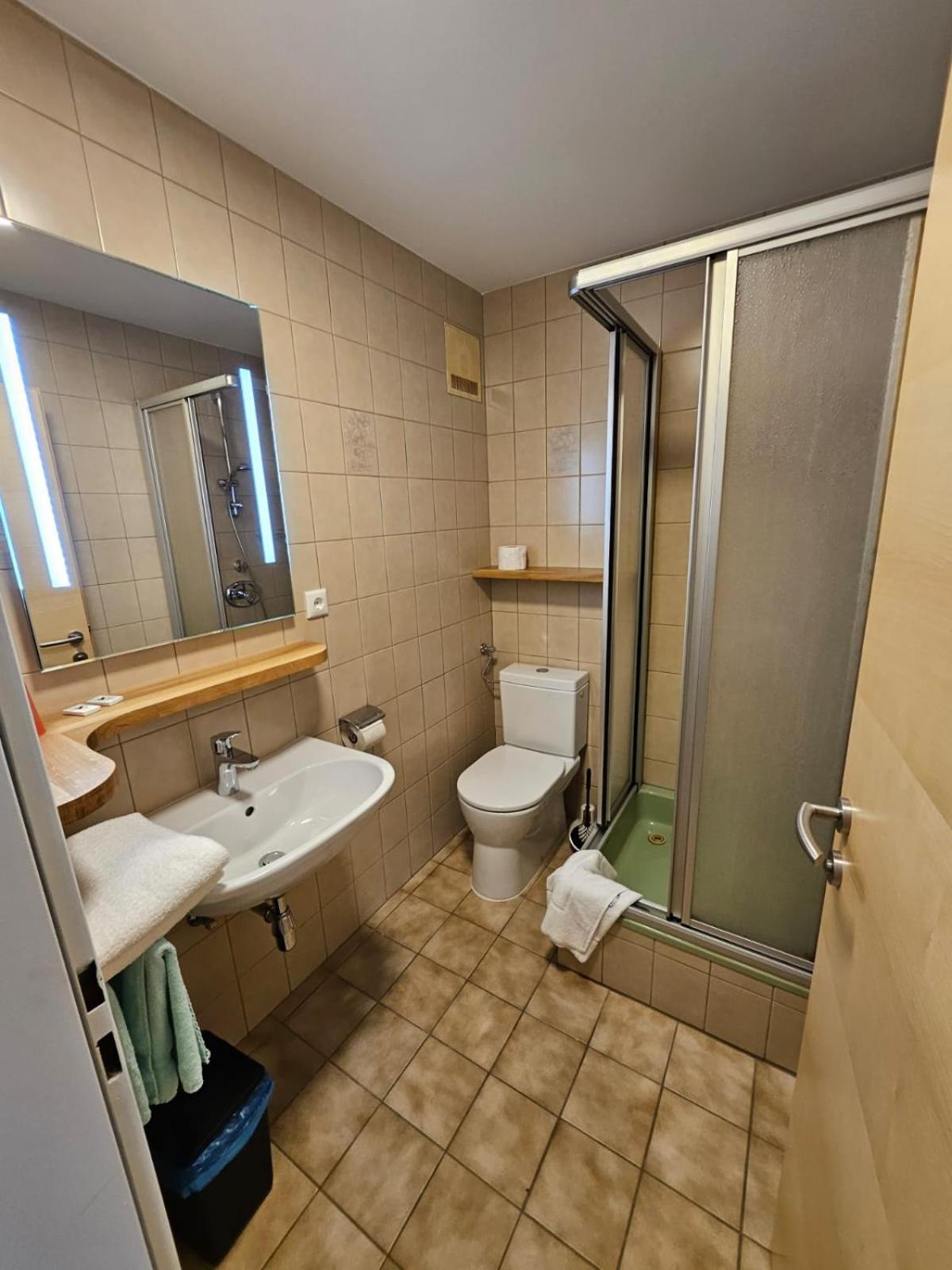 Genussgasthof Willenshofer Sankt Kathrein am Hauenstein Quarto foto